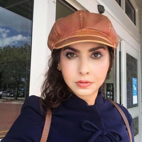 Meet your Posher, Gina - Picture 1 of 1